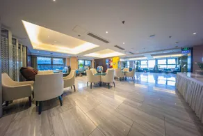 Red Square Boutique Hotel (Luzhou Financial Center MixC Branch) - Image 3
