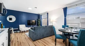 Cozy King Suite with Parking, Workspace, and in central location - Image 3