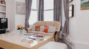 Sherwood Hotel - Image 2