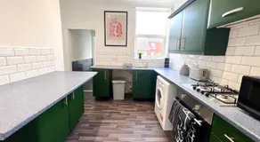 Spacious 3 BDRM close to beach - Image 5