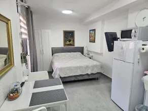 Studio in Modi'in Center, hosted by Abraham & Mika - Image 2