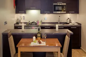 PREMIER SUITES Manchester - Image 4