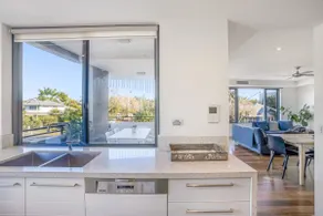 Lot 7 - Byron Beach Apartment with Pool - Image 4