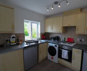 Garden House near shops in quiet location - Image 3