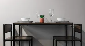 City Centre Studio 4 with Kitchenette, Free Wifi and Smart TV by Yoko Property - Image 3