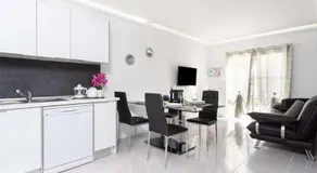 Manuda Luxury Apartment - Image 2