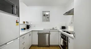 Northbridge 1BDR Apt near CBD - Image 3