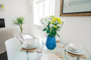 Family-Friendly 2BR/2BA with WiFi & Parking - Image 4