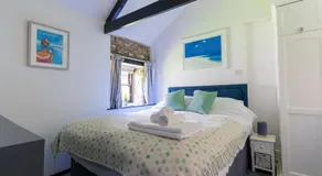 Cosy cottage in the beautiful Lamorna Valley - walk to the pub & sea - Image 2