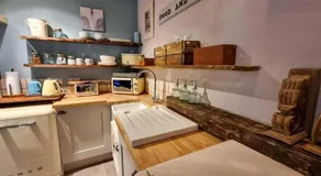 Stunning Luxury Vintage Duplex with Parking - Image 4