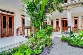 Dancenter Budget Door Legian Inn - Image 2