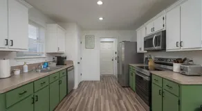 Stylish Pet Friendly Killeen 3BR with Fenced Backyard - Image 3