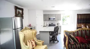 A beautiful queen bedroom - Image 5
