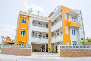 RedDoorz Syariah near Taman Pelangi Monjali - Image 2