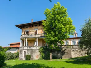 Exquisite Holiday Home in Manerba del Garda near Lake Garda - Image 2