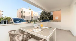 Stunning Apartment In Mandre With Wifi - Image 3