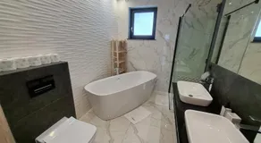 Cobalt Apartments - Image 2