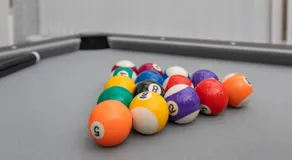 Lush apartments, Pool Table, Netflix, Parking, Long Term Discounts - Image 1