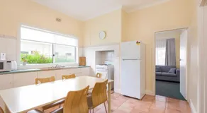 Albany Holiday Units - Image 4