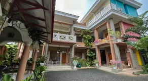 Urbanview Syariah Hotel Kanigara Batu - Image 4