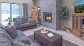 Pine Post Lodge - Image 2