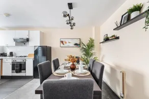Cozy Guest House near London O2 Arena - Image 3