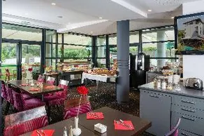BEST WESTERN Hôtel de l'Arbois - Image 4