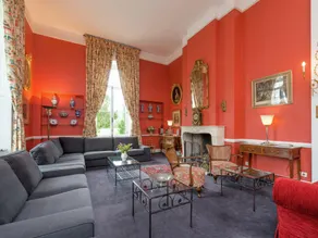 Beautiful manor house in a park near Rochefort - Image 3