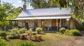 Reillys Wines Heritage Cottages - Image 4