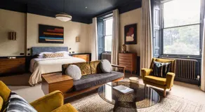 3 John's Place Townhouse - Image 2