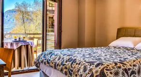 Elia Deluxe Accommodation - Image 2