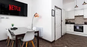 2 bedroom city centre apartment 35 Victoria street - Image 3