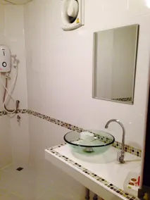 Room Riverside - Image 3