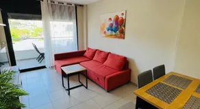 Hermoso piso en un paso de la Playa de Fenals con piscina - Image 3