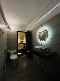 Tulip Hotel - Image 2