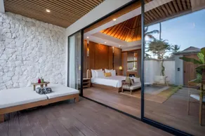 Beachside Escape–1BR Villa with Pool in Candidasa - Image 3