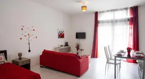 Seafront apartment between Valletta and Sliema - Image 2