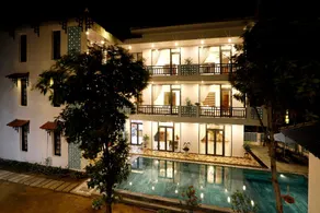 Tropical Garden & Pool Villa - Image 2