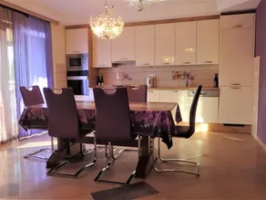 Lovely 3 bedroom holiday home with nice covered terrace, only  150m from the sea - Image 5
