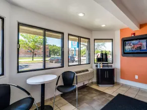 Motel 6-Schiller Park, IL - Chicago O'Hare - Image 5