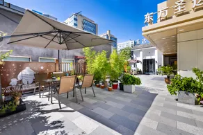 East Sacred Hotel-Beijing Tiananmen Square,the Forbidden City&the Palace Museum,Wangfujing Subway St ation,located in the city center - Image 2