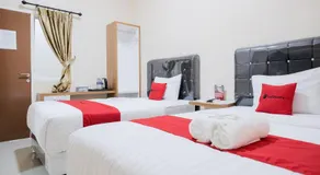 RedDoorz Plus at Permata Guesthouse Lampung - Image 2