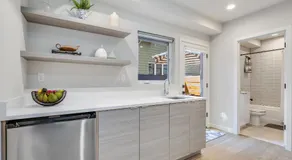 Rooftop Patio with Waterview, Private Garden & Grill 3BR 3BA- Modern Cityscape - Image 2