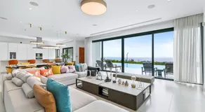 J&C Villa Seacave with Infinity Pool - Image 3