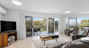 3Bed Ocean views with Pool - Image 2