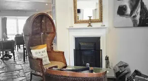 The swan at compton - Image 5