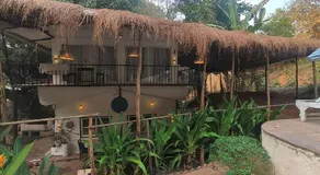 Standalone "Greek" Jungle House, walking distance to Thalassa and Boiler Maker - Image 3