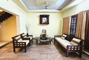 Cherai Vacation Home with AC Bedrooms - Image 3