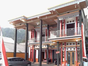 Villa Cahaya 2 Guci Mitra RedDoorz - Image 3