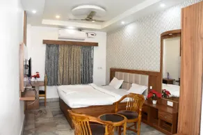 Goroomgo Ganga Vatika Varanasi - Image 3